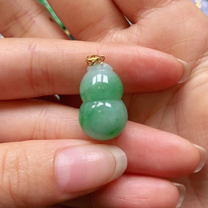 翡翠颈饰未镶嵌吊坠