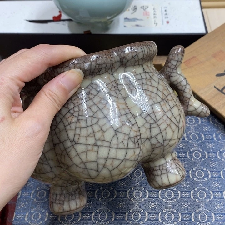 J***y瓷中古工艺品一件