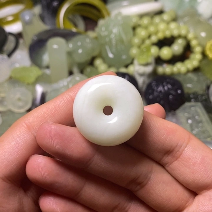 岫玉天然岫玉颈饰未镶嵌