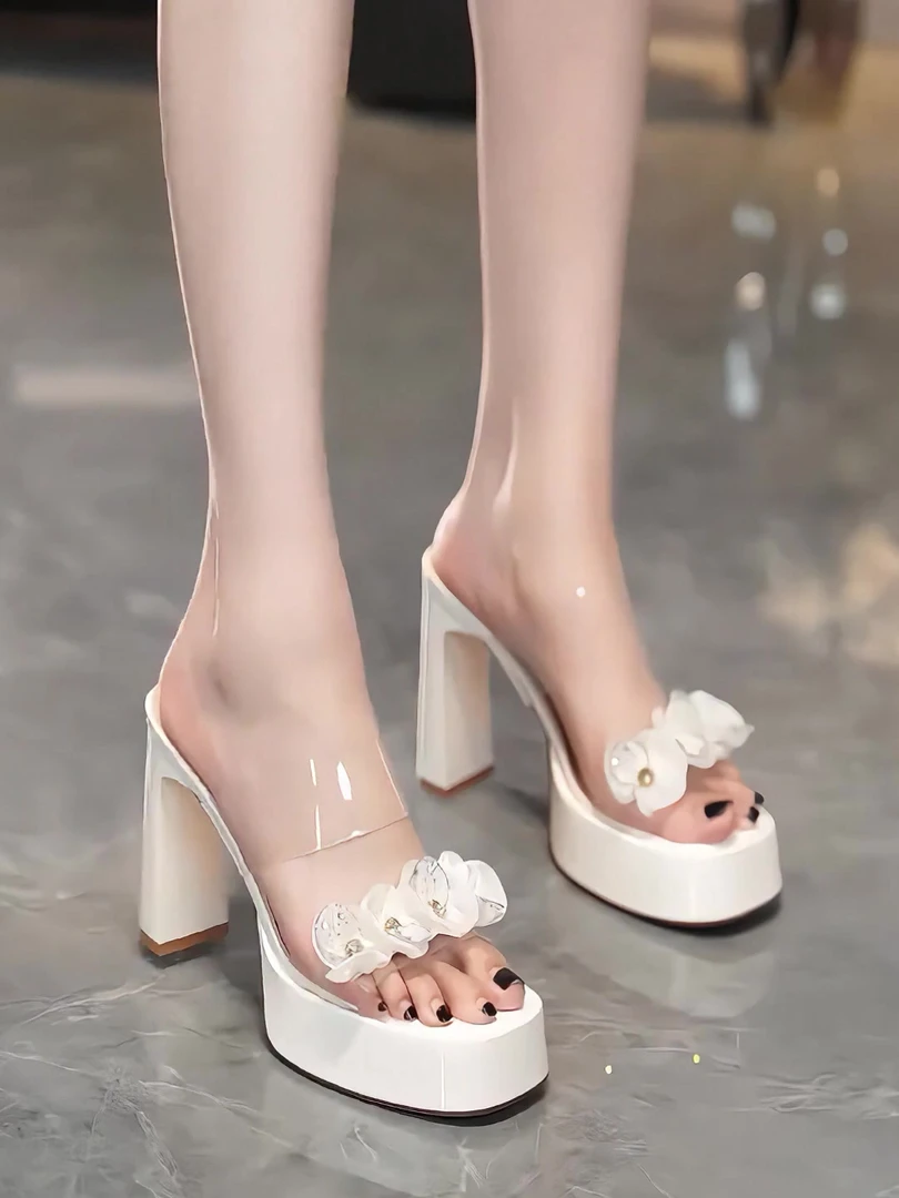 2025夏季新款露趾防水台粗跟外穿凉拖鞋女厚底透明水钻花朵高跟鞋