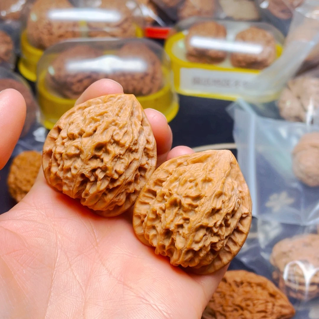 吊坠文玩核桃金牛一对