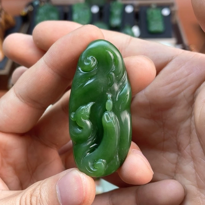 和田玉吊坠(不含链)未镶嵌小**光