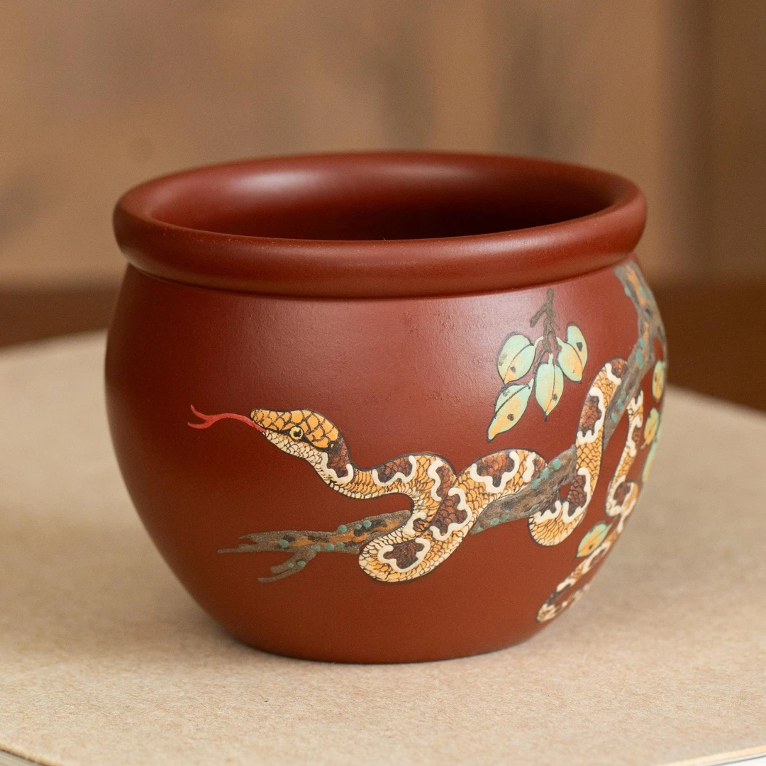 885  原矿紫砂茶具  大红袍堆绘蛇生肖主人杯  FSY  200cc左右