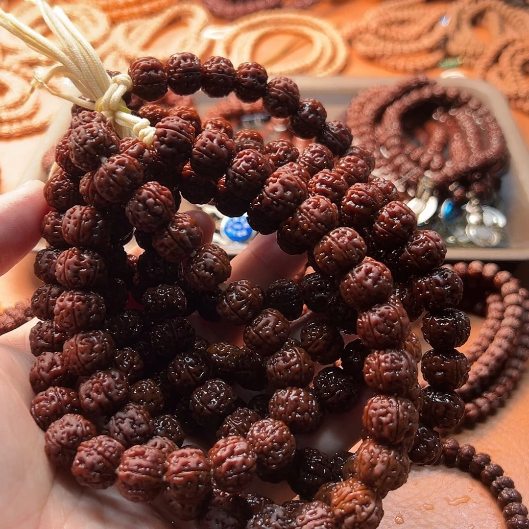 金刚菩提吊坠老树王手持13