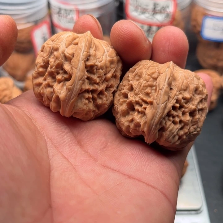 K***.把件文玩核桃门墩