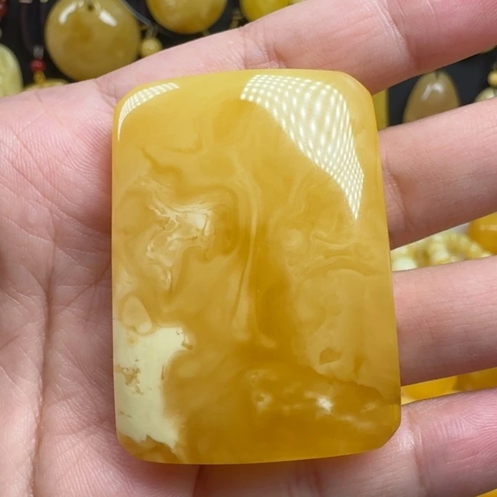蜜蜡未镶嵌珠宝奇石