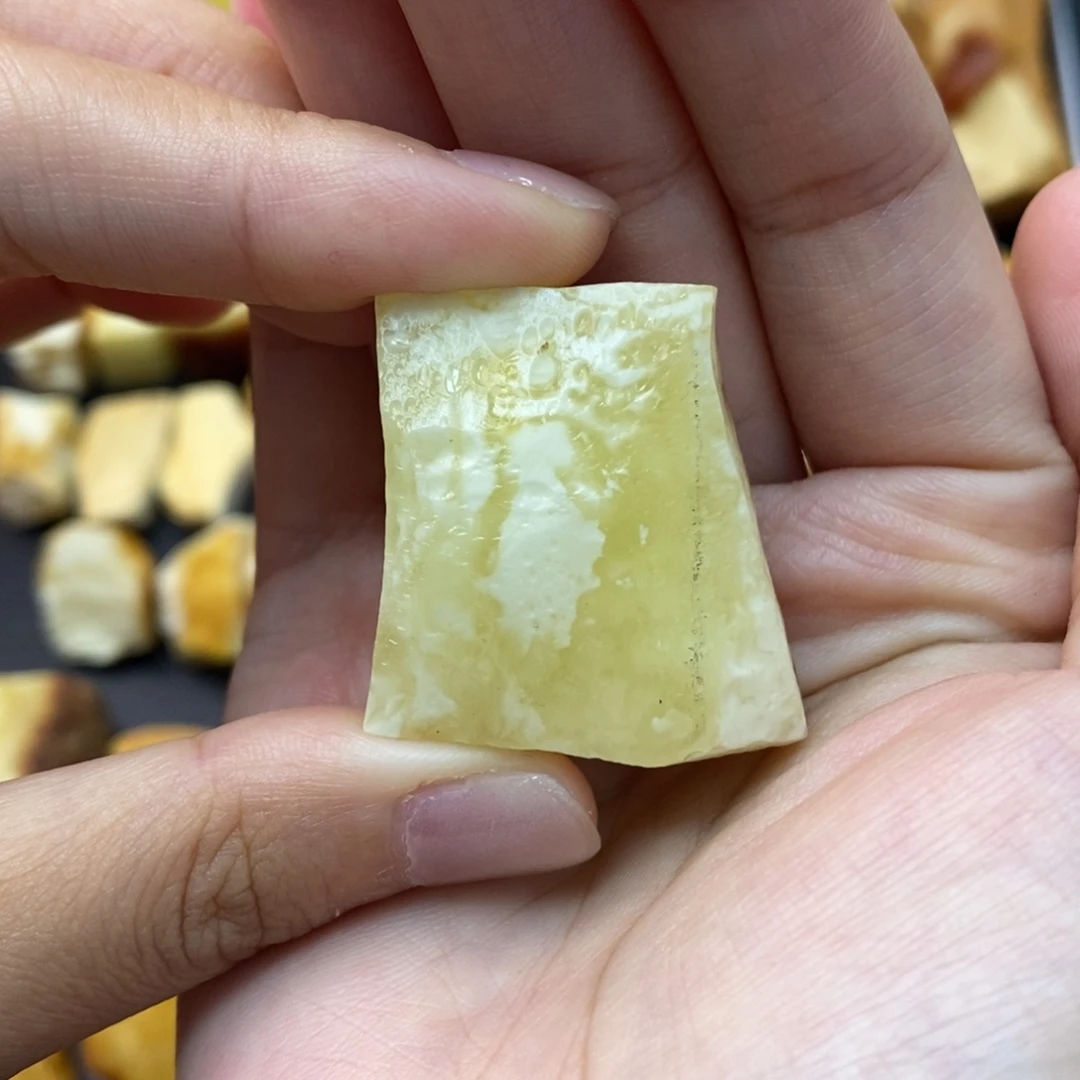 定制琥珀未镶嵌蜜蜡