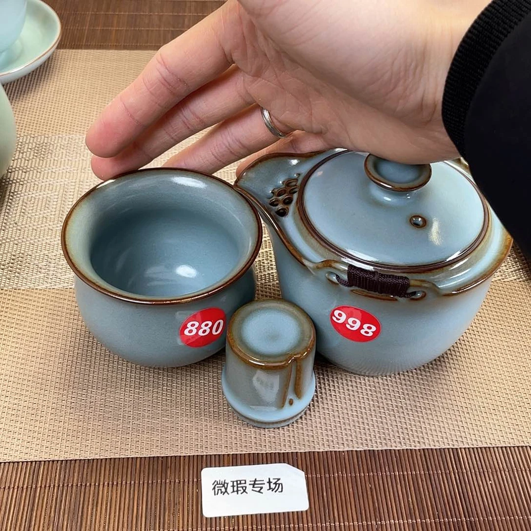 瓷片爱****鱼。。。。。。。。。。。。。。。。。。