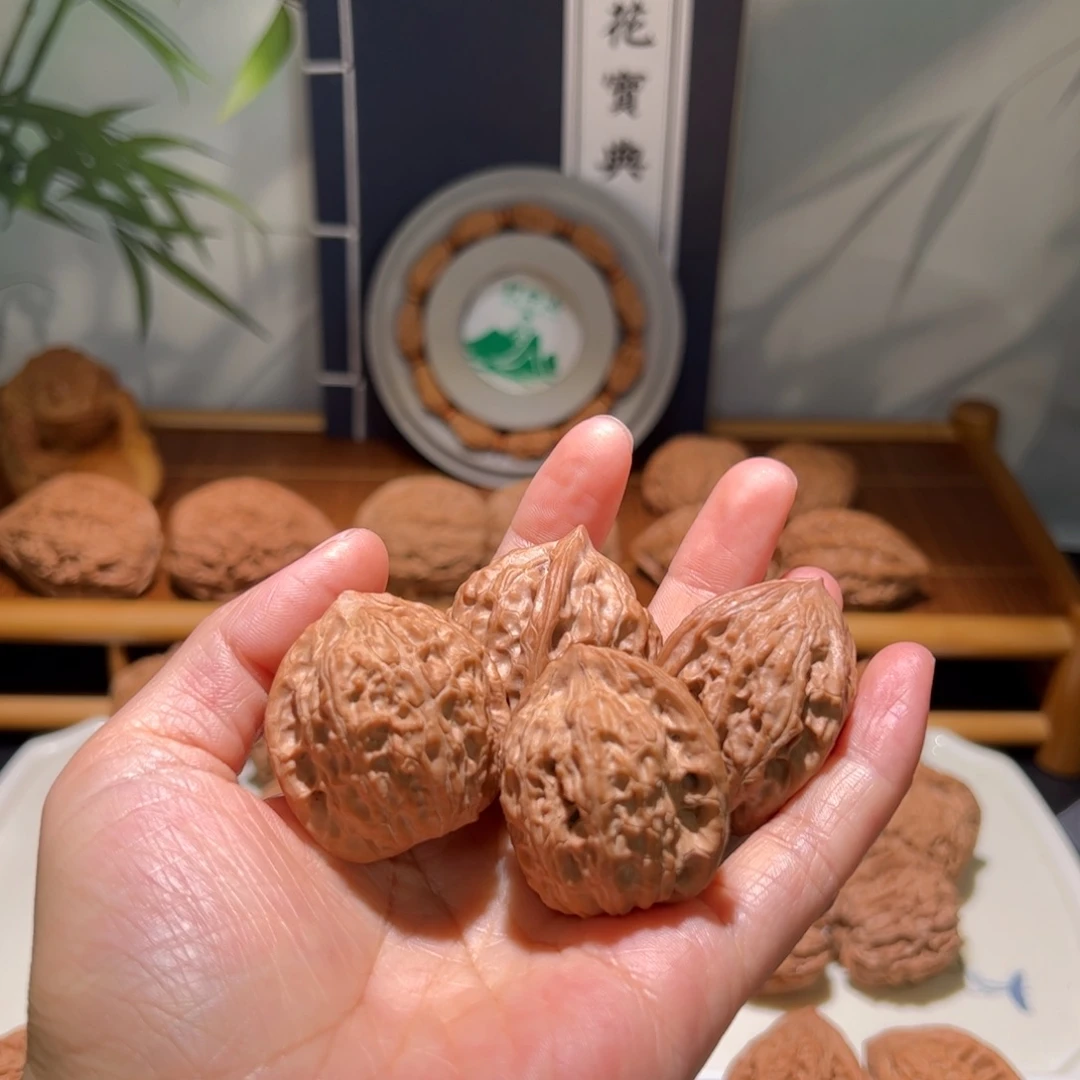 胡***扯把件文玩核桃葫芦鸡，水晶帽