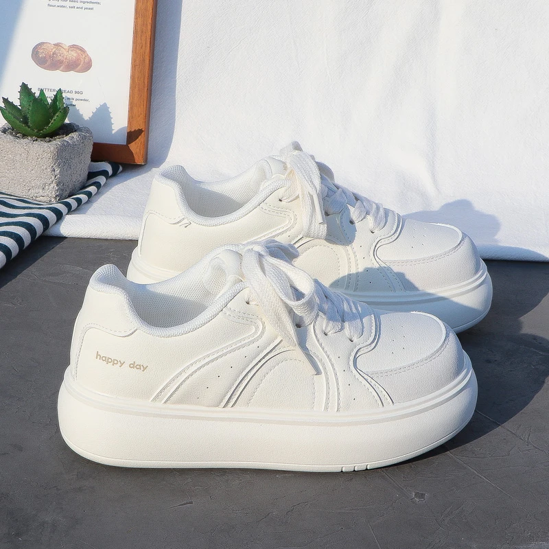 配裙子的小白鞋女面包2025秋新款爆款ins潮百搭厚底休闲运动板鞋
