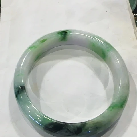 翡翠手镯未镶嵌天然翡翠