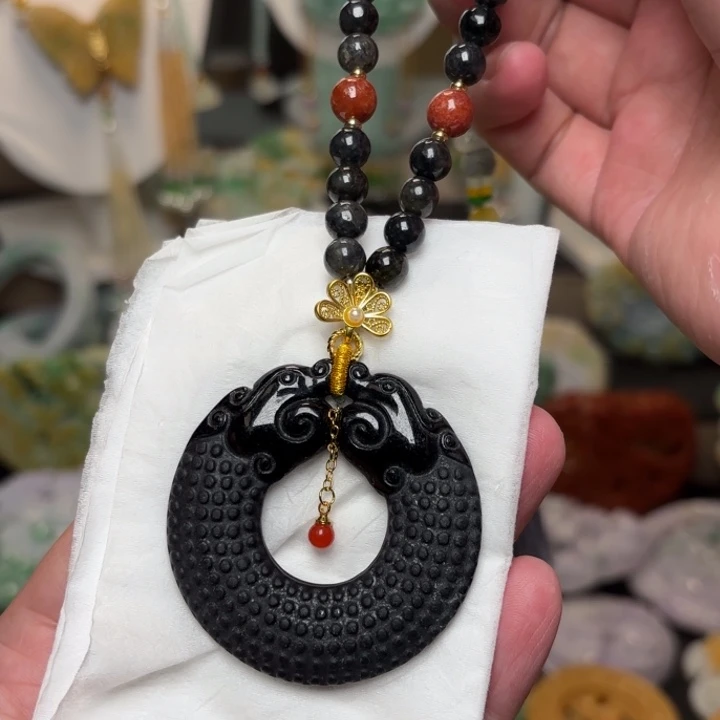 翡翠未镶嵌颈饰吊坠