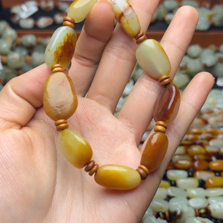 和田玉颈饰未镶嵌