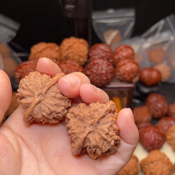 独***泊吊坠桃核哥哥哥哥哥哥哥