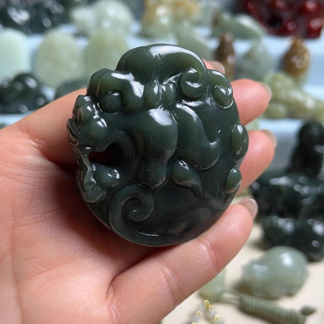 和田玉未镶嵌把件