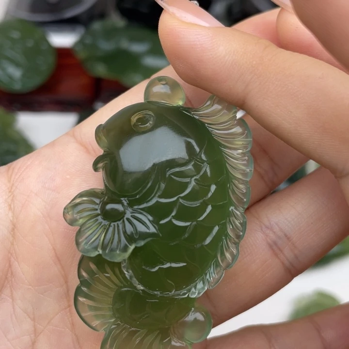 未镶嵌蛇纹石玉岫玉鱼挂件