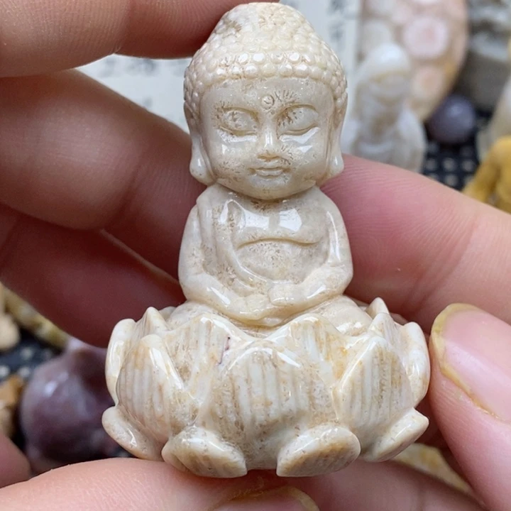 颈饰未镶嵌石英质玉