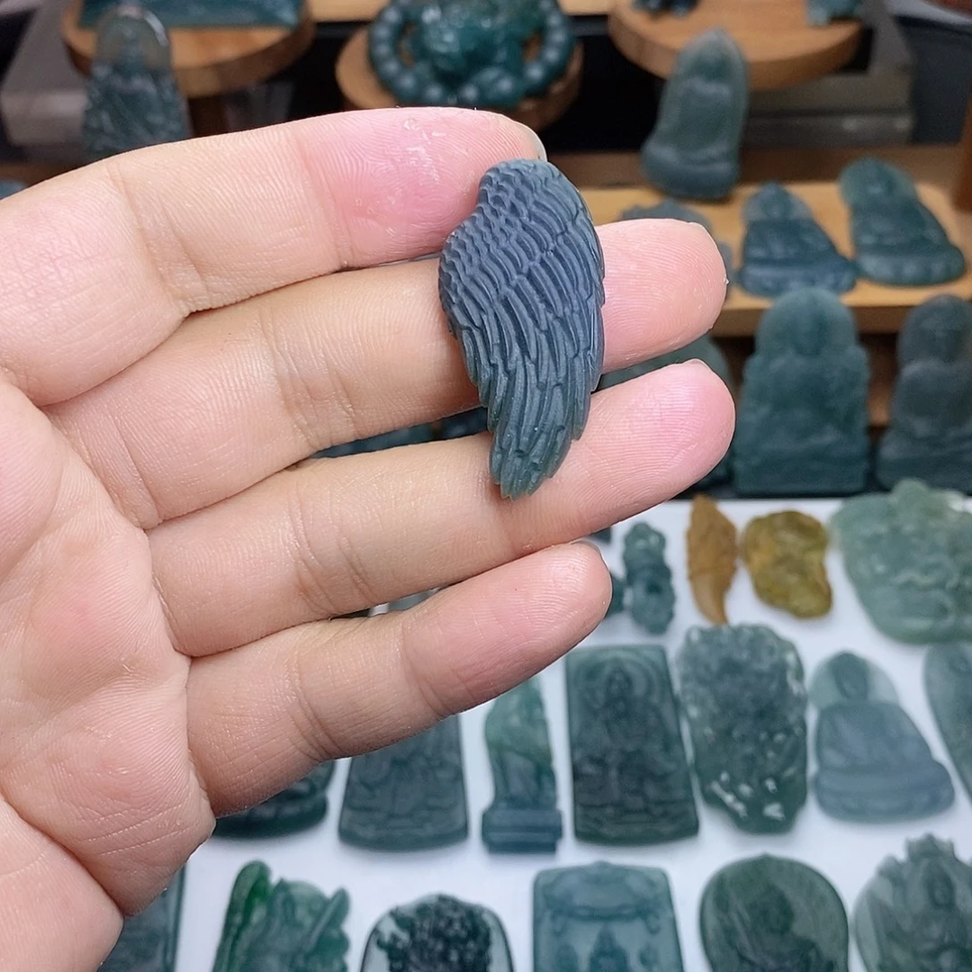 定制翡翠未镶嵌翅膀
