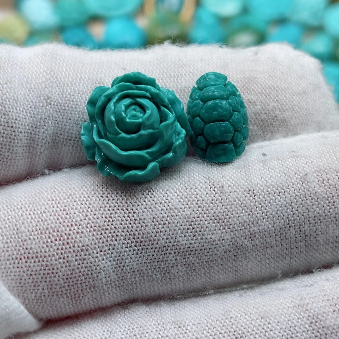 T***a绿松石未镶嵌天然原矿绿松石