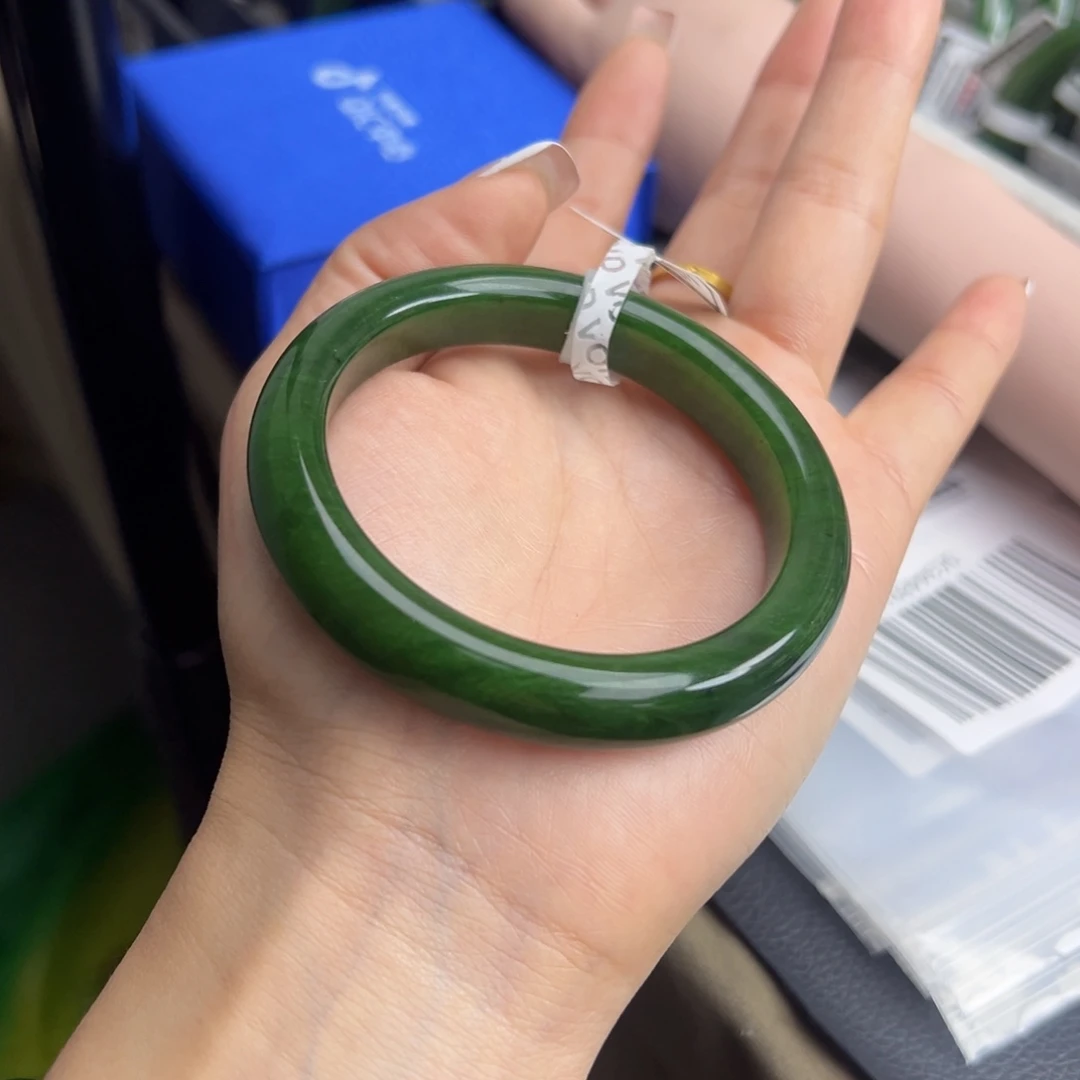 和田玉（碧玉）未镶嵌手镯