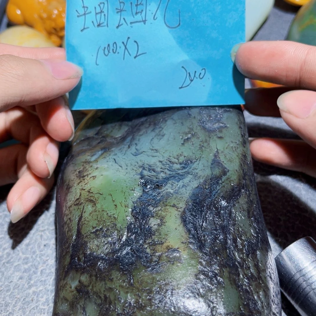 和田玉未镶嵌珠宝奇石蝈*儿