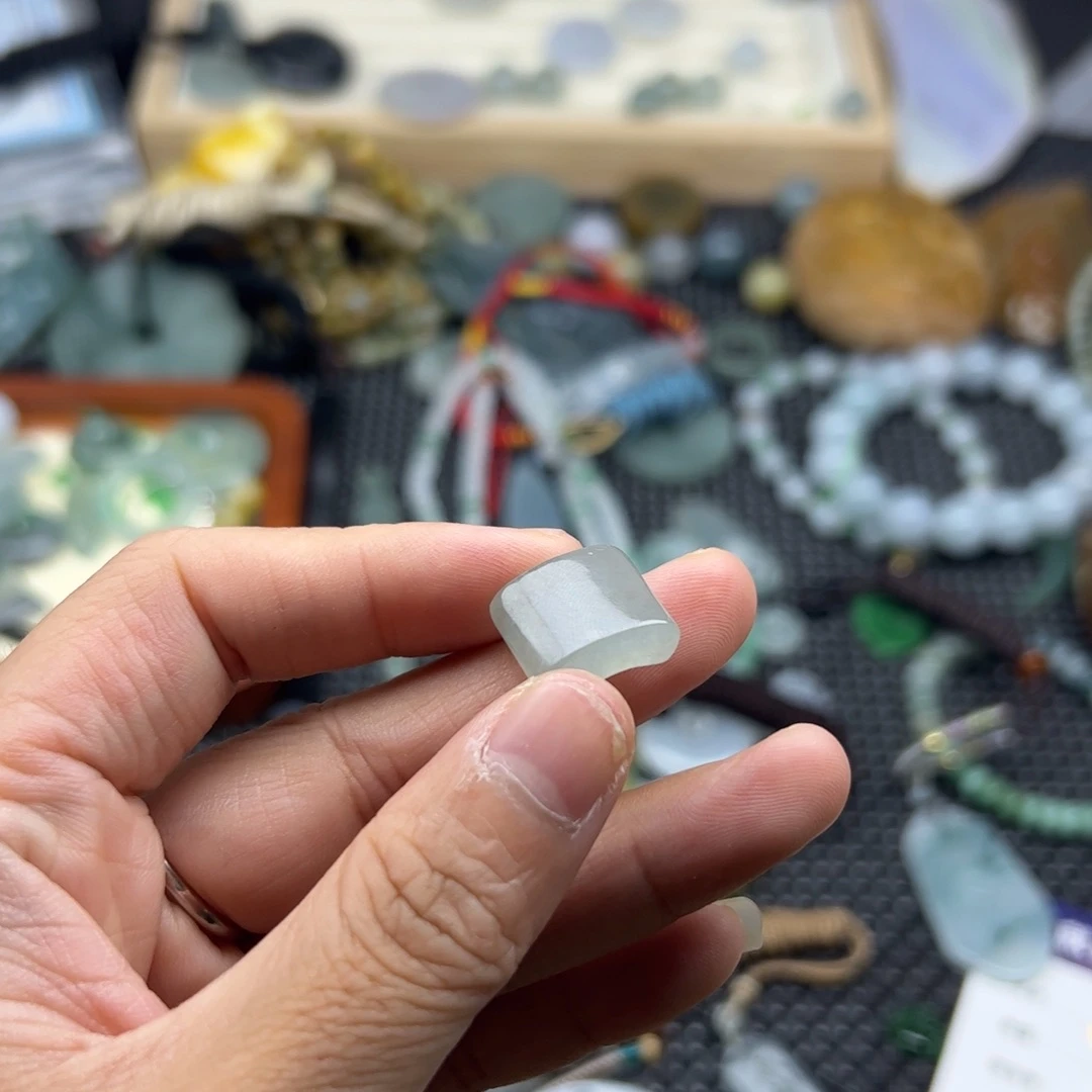 颈饰未镶嵌翡翠界面