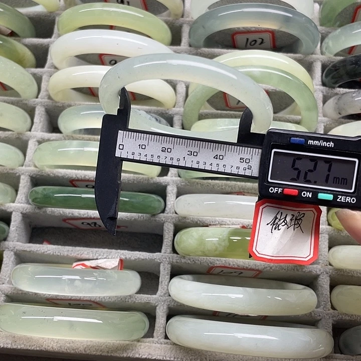 未镶嵌蛇纹石玉手镯98