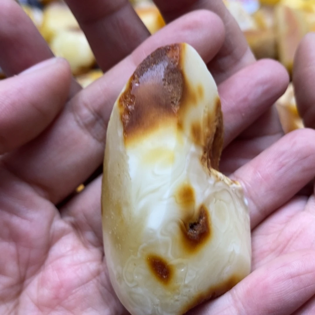 定制琥珀未镶嵌冰**提传世琥珀蜜蜡定制