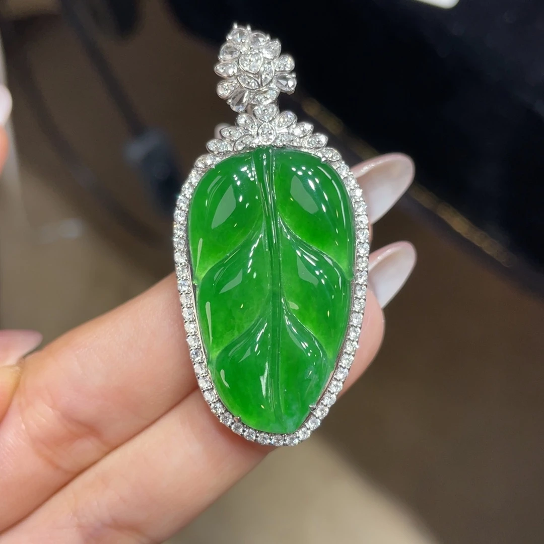 翡翠颈饰18K金镶嵌天然缅甸翡翠a货