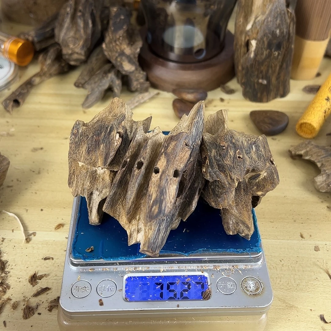 羊***唐香料绿棋楠虫漏75克红骨凹身