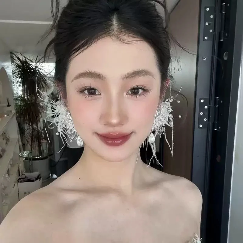 合金耳饰 2152莎莎婚嫁饰品韩式满钻羽毛超仙白色百搭新娘耳环