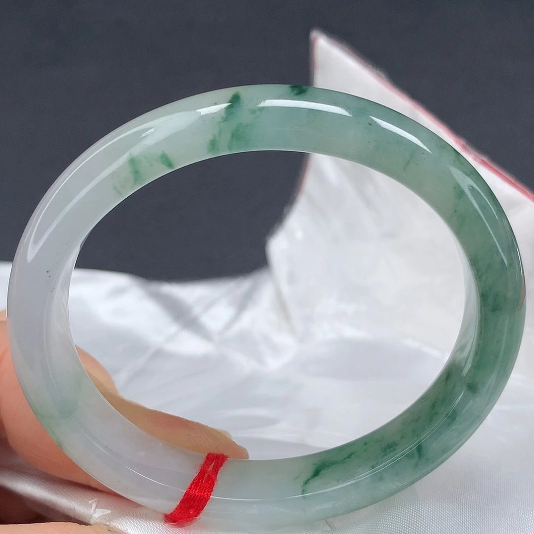 未镶嵌手镯翡翠，30号贵妃，正圈戴53.54