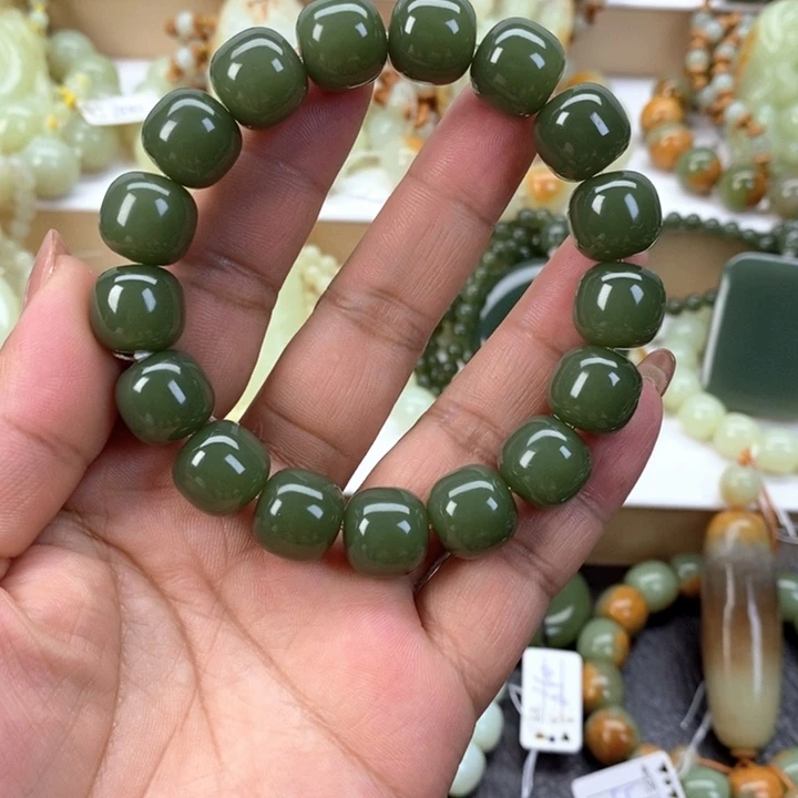 【闪购商品】透闪石质玉手串未镶嵌