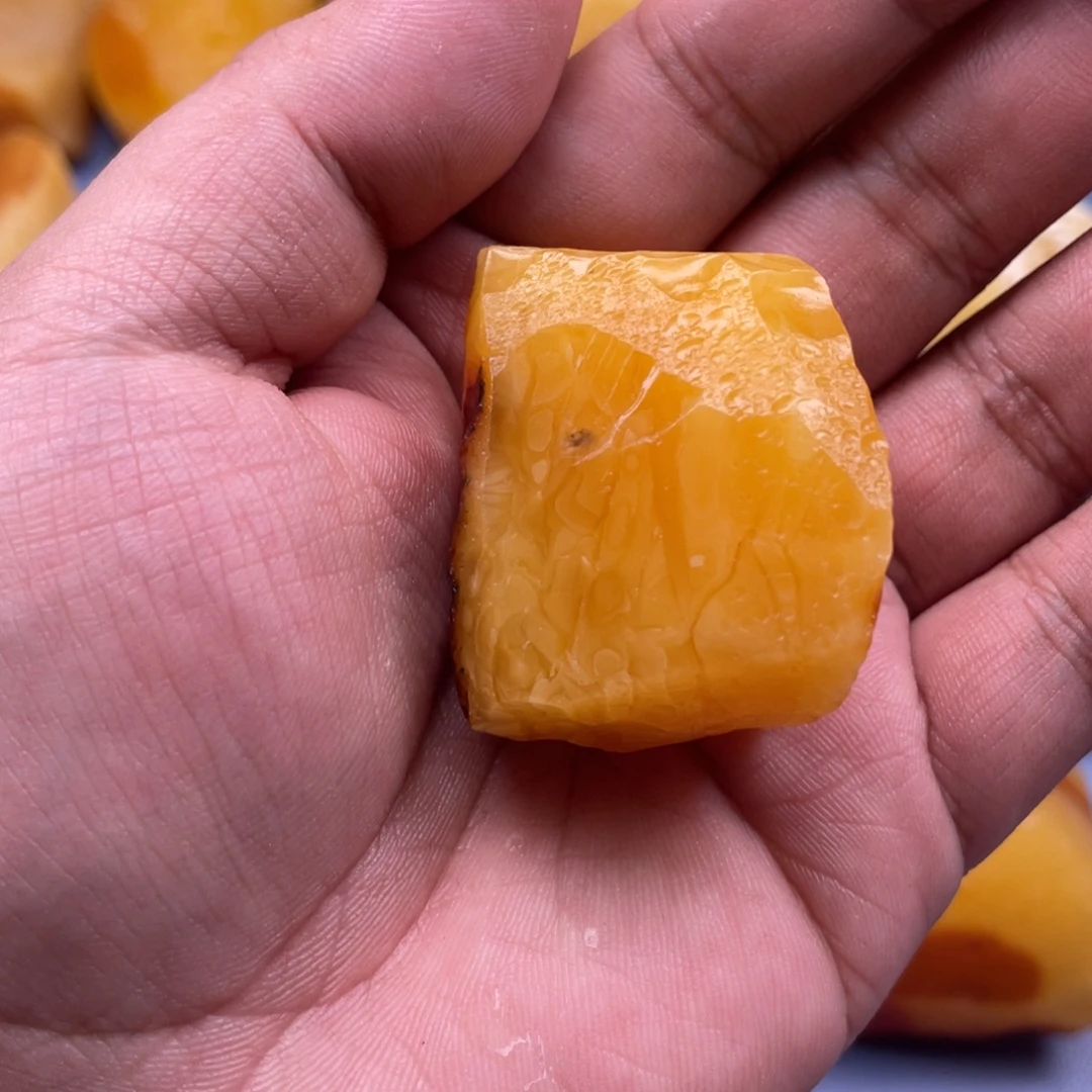 鄭***雞定制琥珀未镶嵌蜜蜡定制