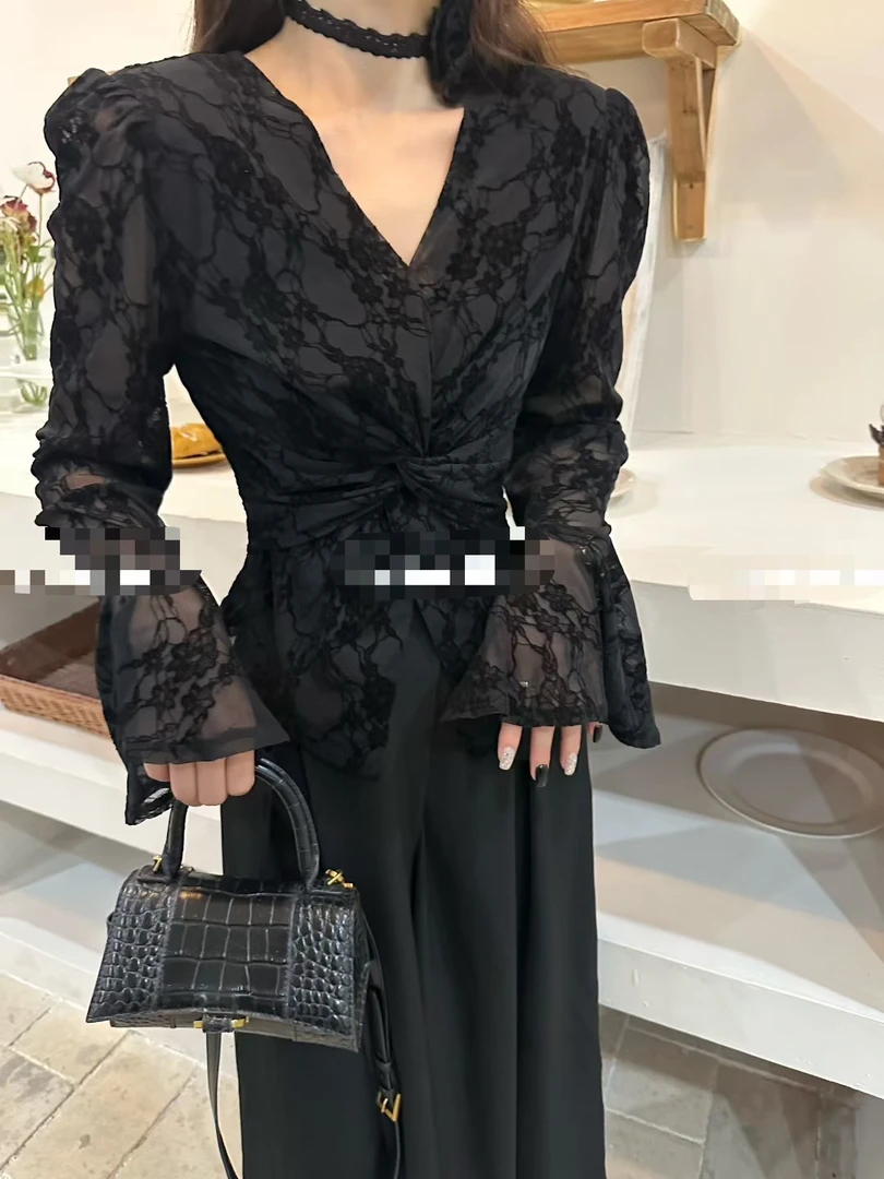 秋季法式V领开叉喇叭袖立体花朵蕾丝长袖打底上衣