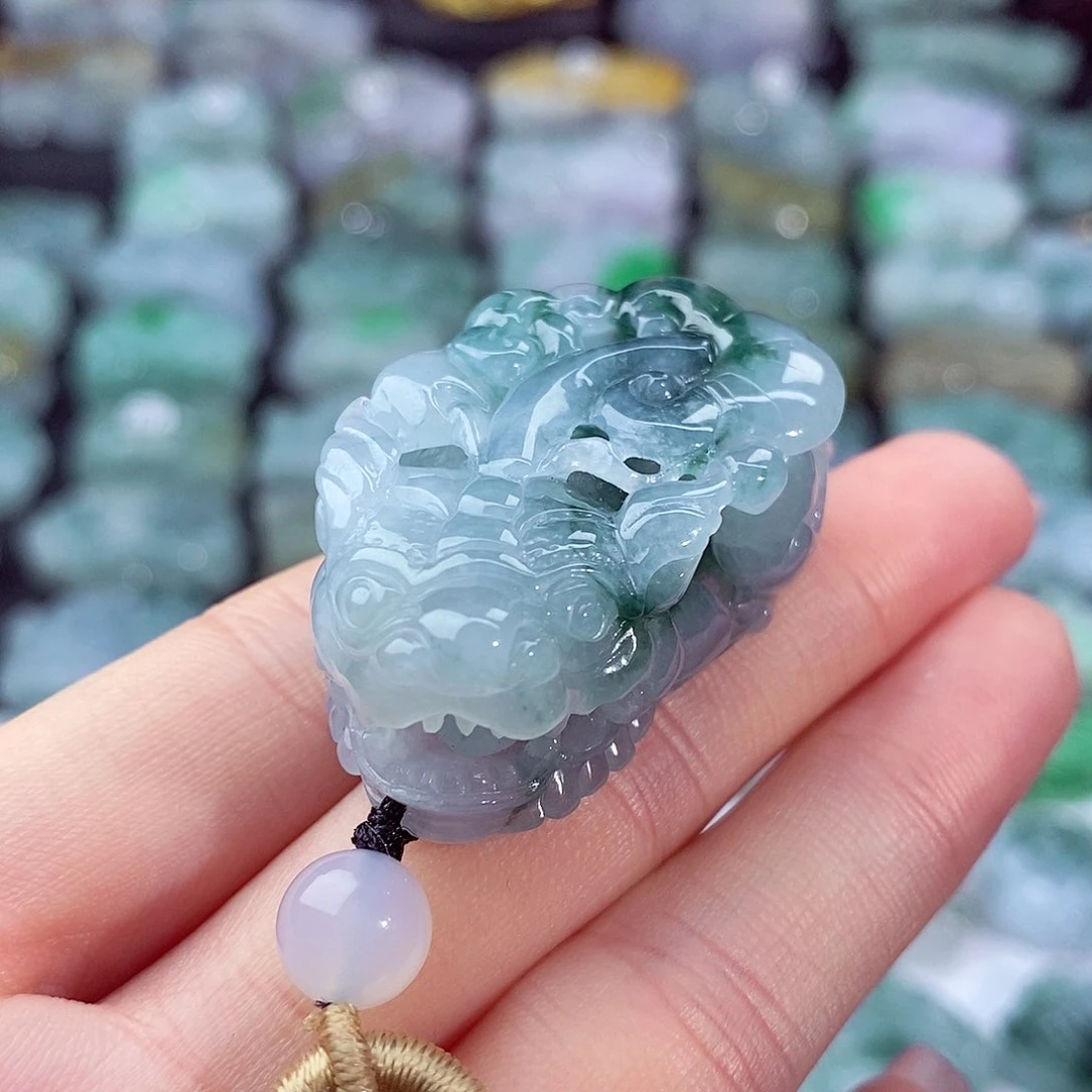 颈饰未镶嵌翡翠天然