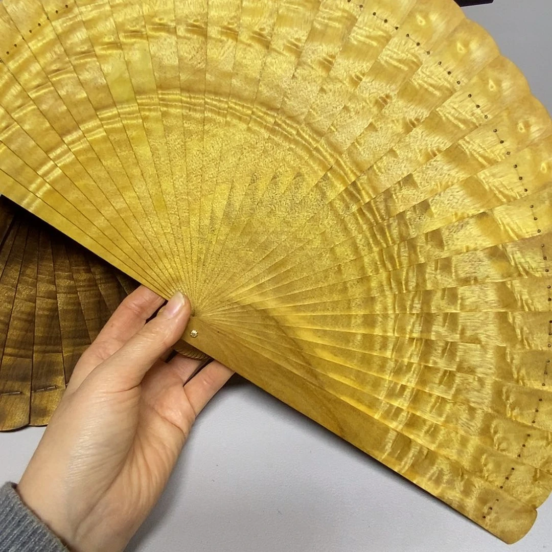 楠木兜****妈金丝楠21.5折扇