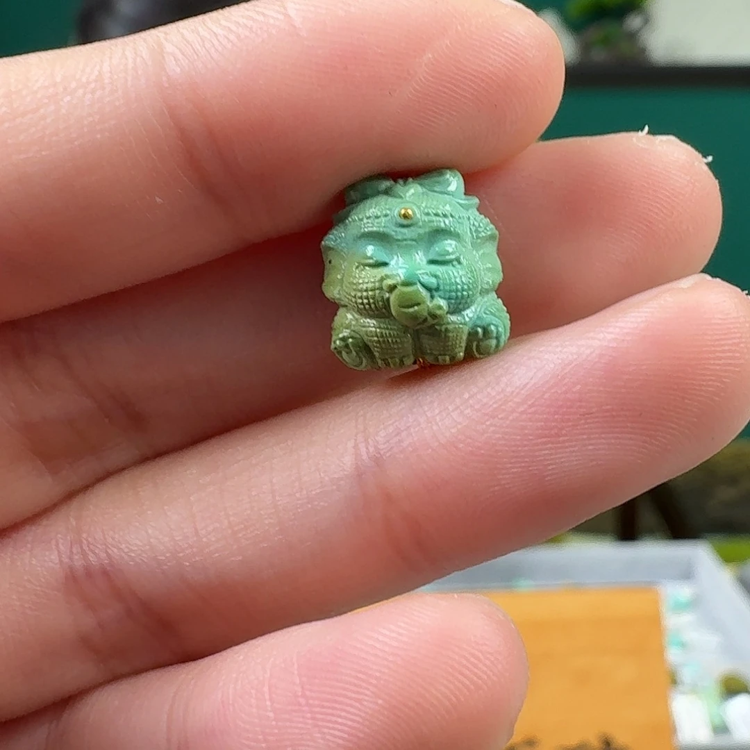 绿松石未镶嵌挂件