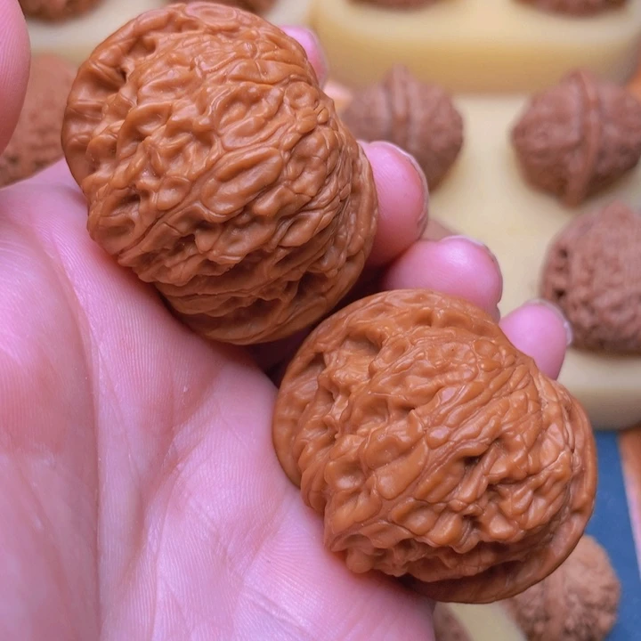 文玩核桃把件44.5全品老树红皮大磨盘