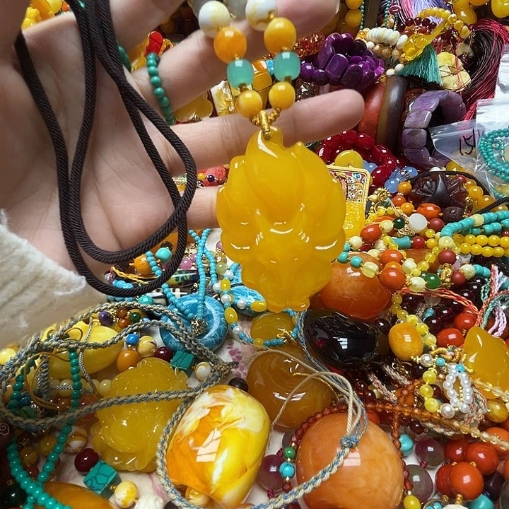 树脂制品15151黄九尾狐