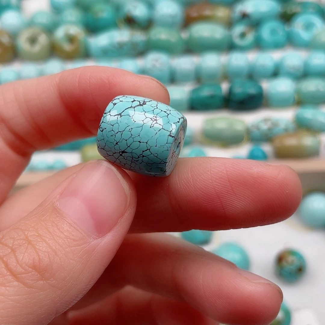 绿松石配饰未镶嵌宗*