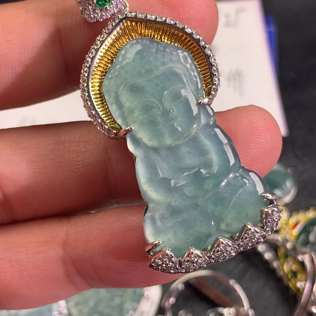 翡翠未镶嵌颈饰宝宝佛
