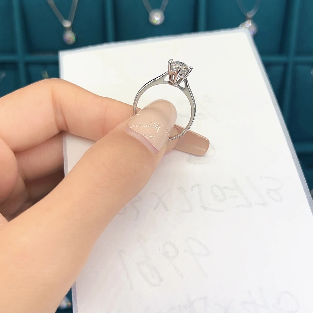 实验室培育钻石铂Pt950镶嵌周家六爪一克拉16