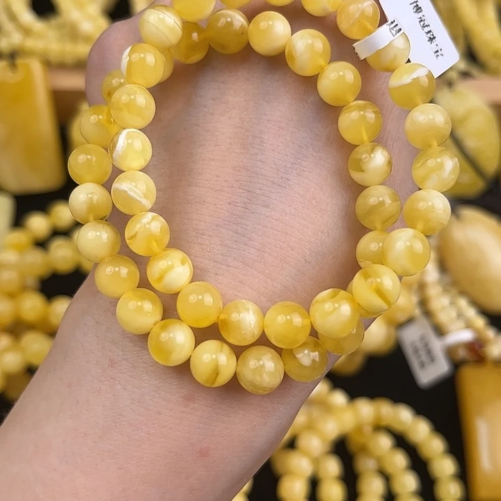 琥珀颈饰未镶嵌琥珀，多样性发其一
