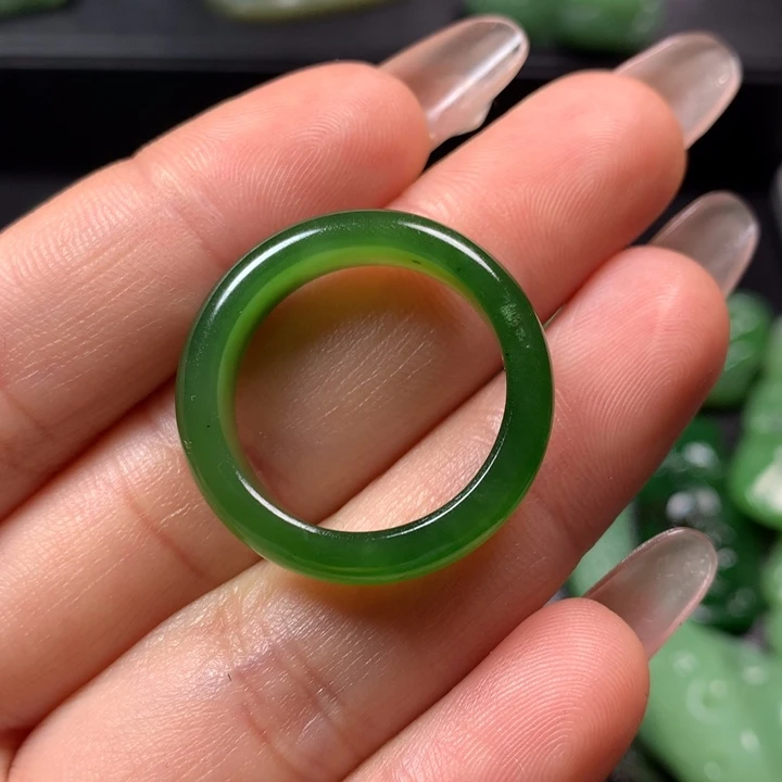 翟***宇和田玉未镶嵌颈饰