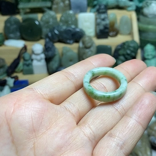 独山玉未镶嵌珠宝半成品