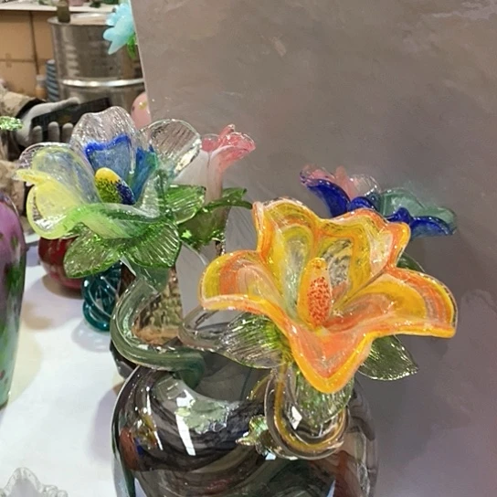 琉璃花瓶高45厘米宽9厘米
