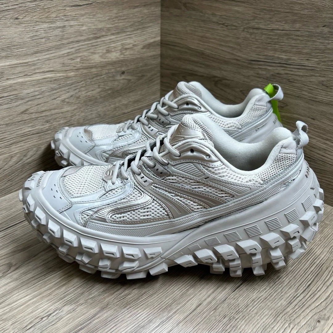 99新 Balenciaga/巴黎世家 Defender 灰色轮胎鞋 44码