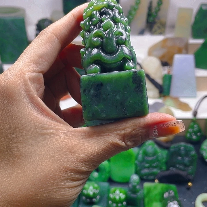 和田玉未镶嵌珠宝半成品