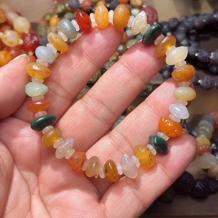 阿拉善彩玛瑙手串